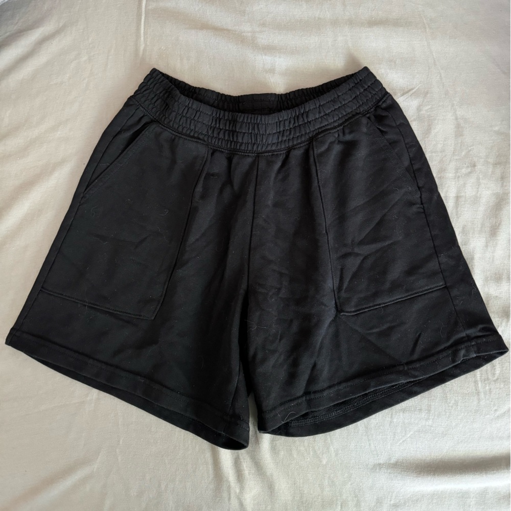 Divided sweat pant shorts